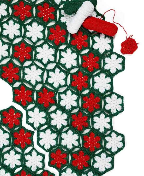 Pointsetta Christmas Tree Skirt