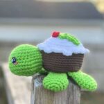 Free Crochet Pattern – Christmas Pudding Turtle