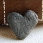 Super unexpected recycled material used to make faux rock jewelry hearts